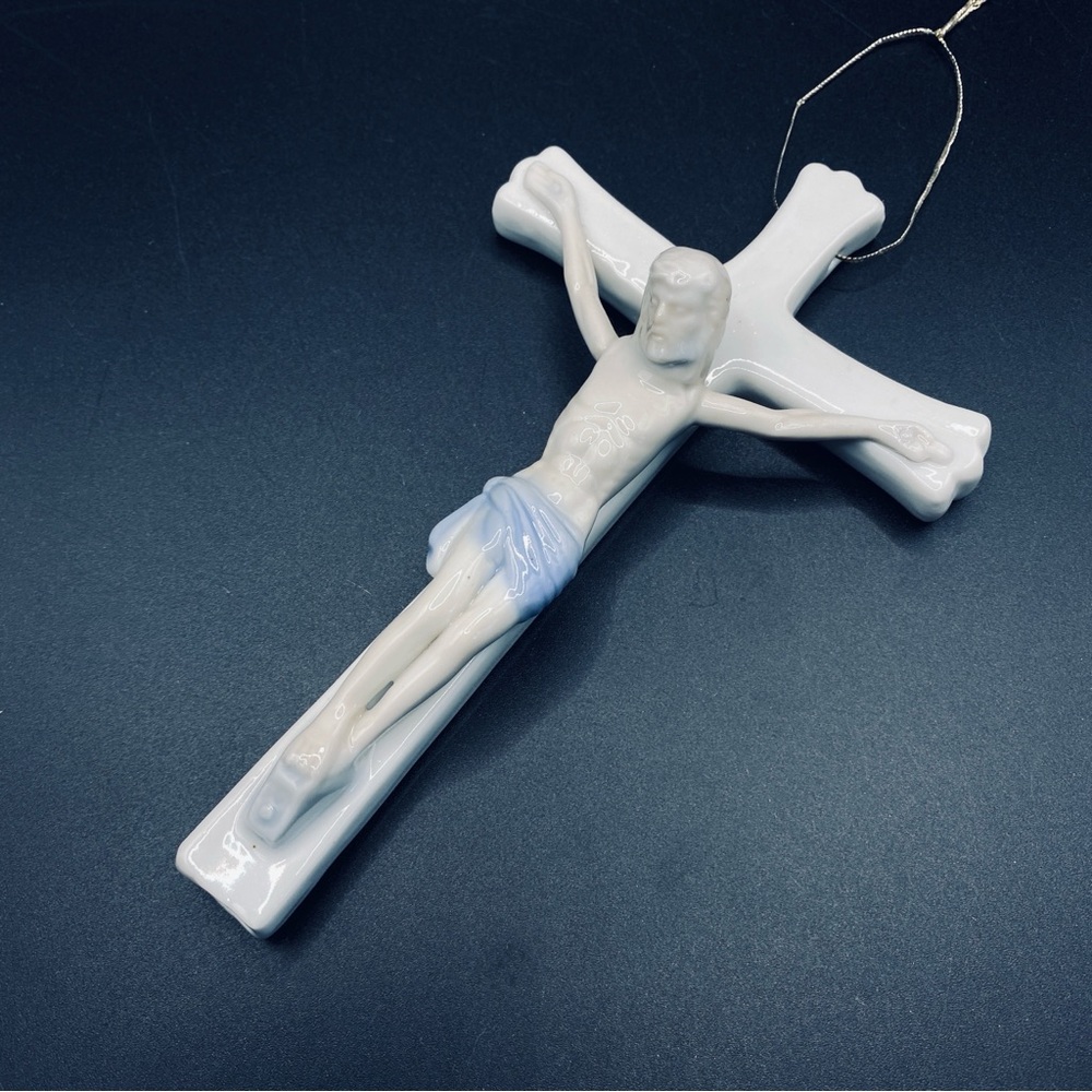 Vintage Ceramic Crucifix Christian Blue & White 7"